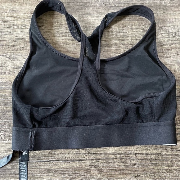 PINK/VS bras size XS - Picture 4 of 13